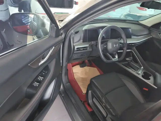 Changan CS35 Plus — Фото автомобиля 15