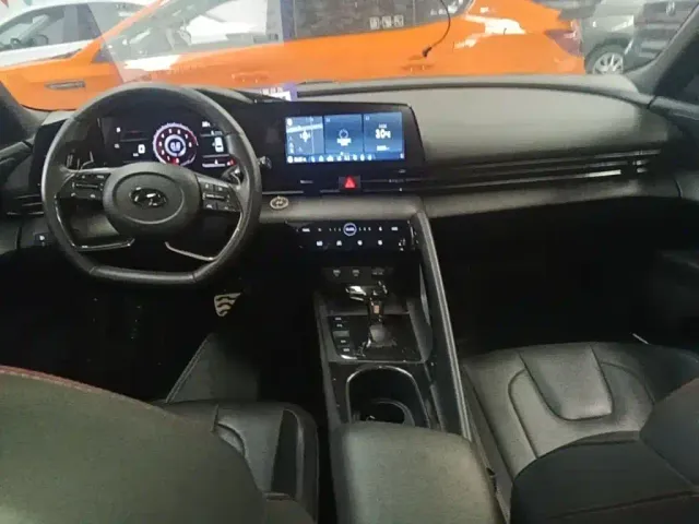 Hyundai Elantra — Фото автомобиля 9