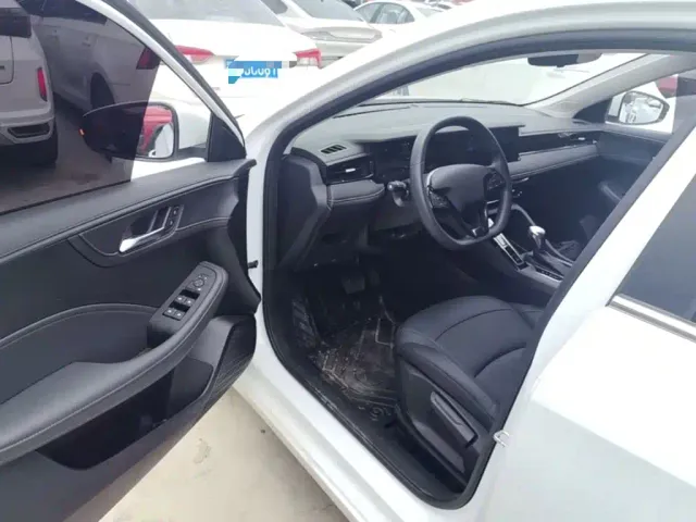 Roewe i5 — Фото автомобиля 12