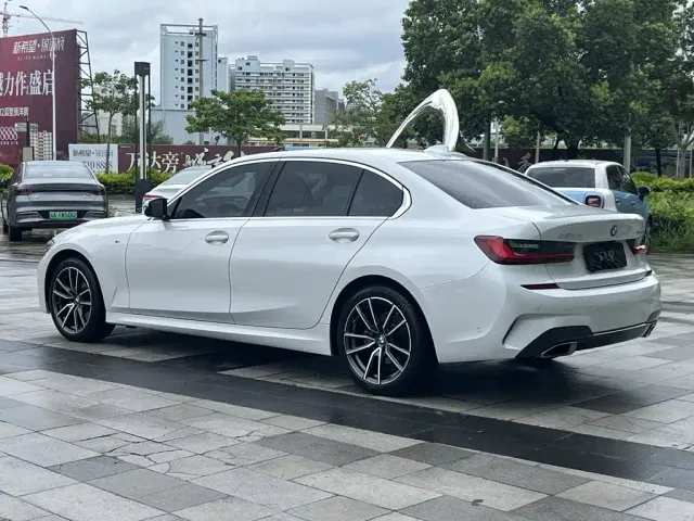 BMW 3 Series — Фото автомобиля 7