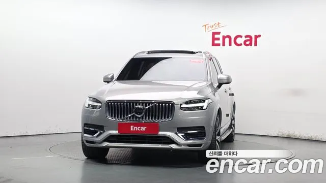 Volvo XC90 — Фото автомобиля 3