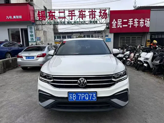 Volkswagen Tiguan L — Фото автомобиля 2