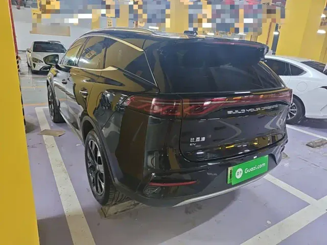 BYD Tang — Фото автомобиля 4