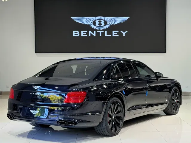 Bentley Flying Spur — Фото автомобиля 4