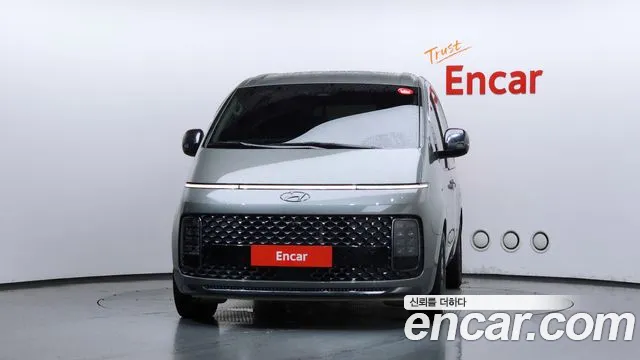 Hyundai Staria Staria 4WD Lounge 9 мест — Фото автомобиля 3