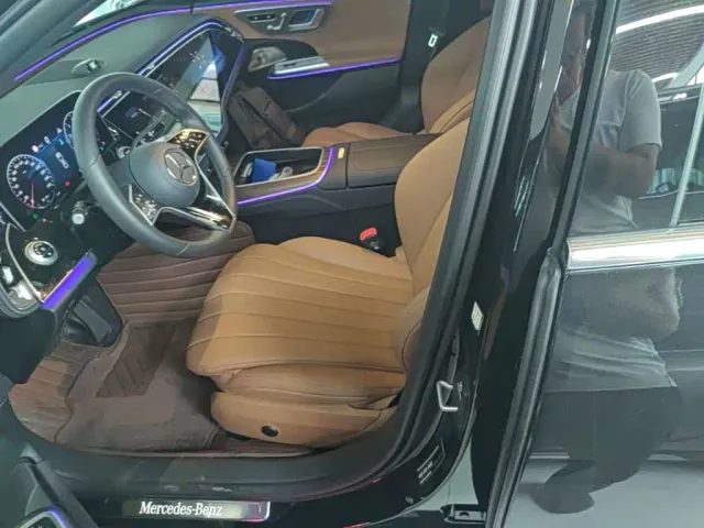 Mercedes-Benz E-Class — Фото автомобиля 14