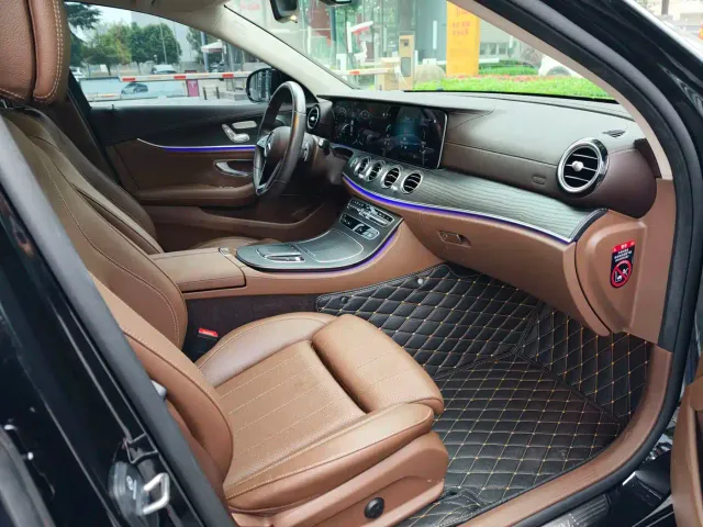 Mercedes-Benz E-Class — Фото автомобиля 11