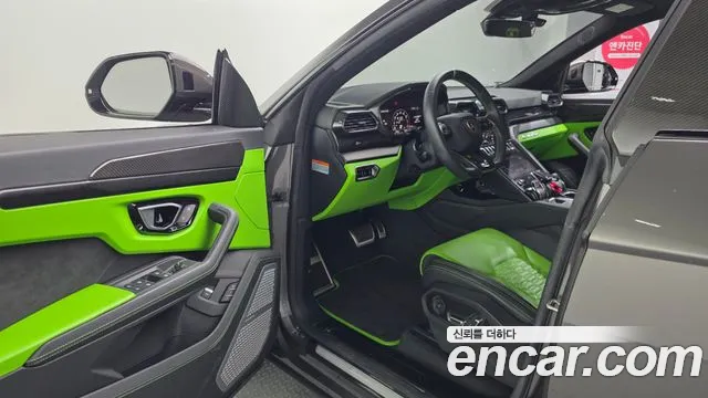Lamborghini Urus — Фото автомобиля 10