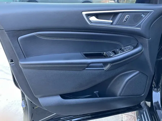 Ford Edge — Фото автомобиля 10