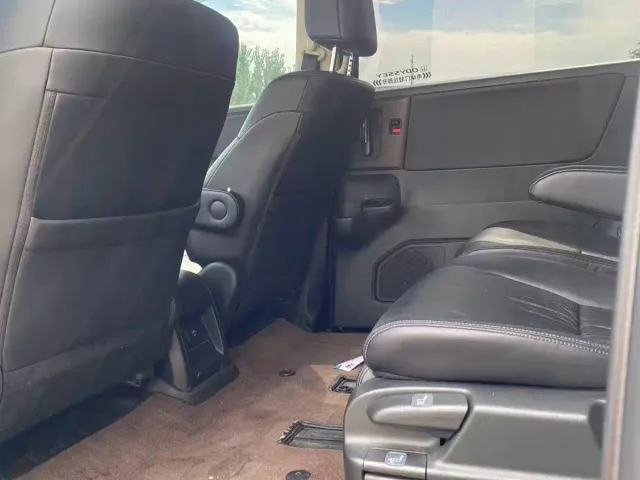 Honda Odyssey — Фото автомобиля 8