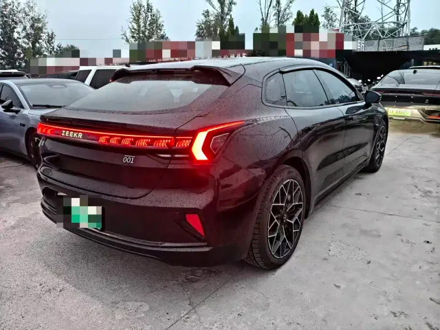 Zeekr 001 — Фото автомобиля 7