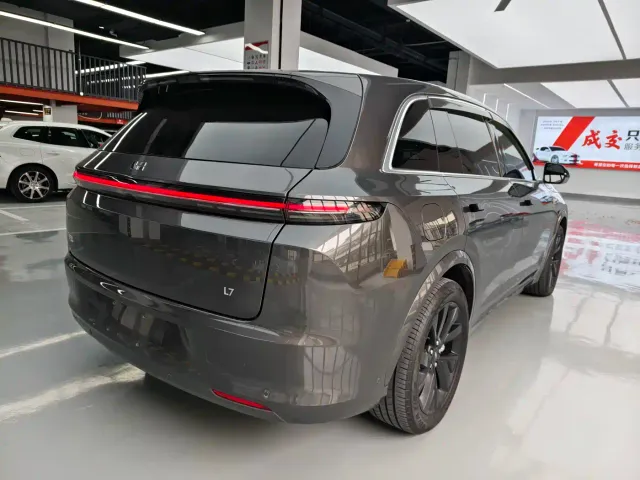 Li Auto L7 — Фото автомобиля 16
