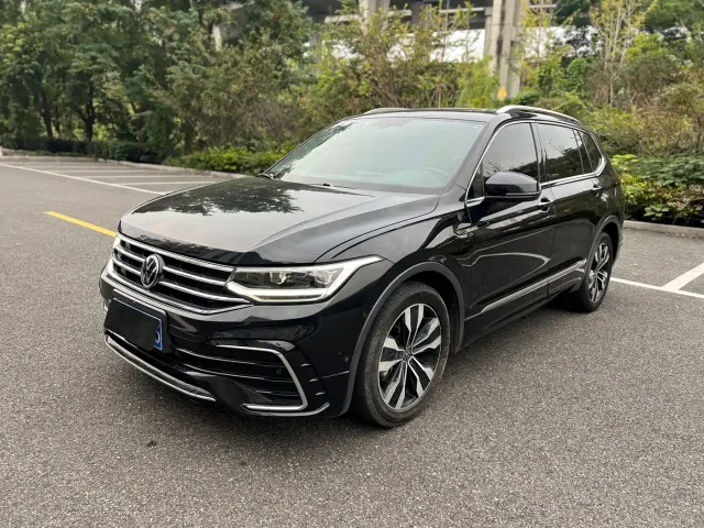 Фотография автомобиля — Volkswagen Tiguan L
