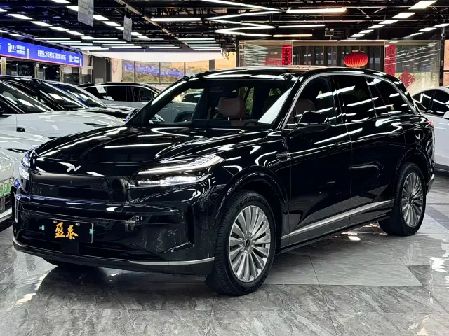 Фотография автомобиля — Onvo L90
