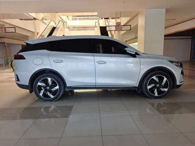 BYD Tang — Фото автомобиля 14