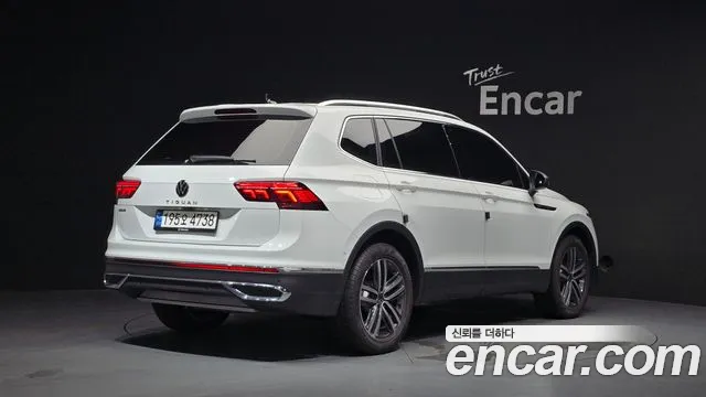 Volkswagen Tiguan — Фото автомобиля 2