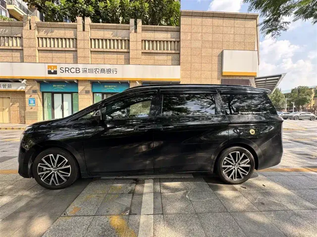 GAC Trumpchi E8 — Фото автомобиля 3