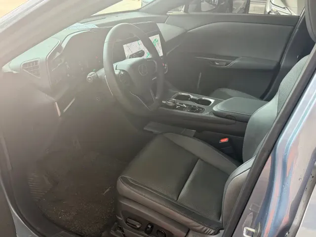 Lexus RZ — Фото автомобиля 6