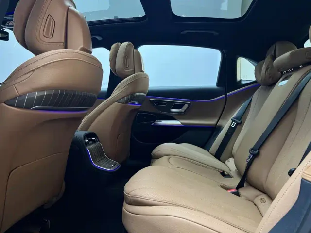 Mercedes-Benz E-Class — Фото автомобиля 9