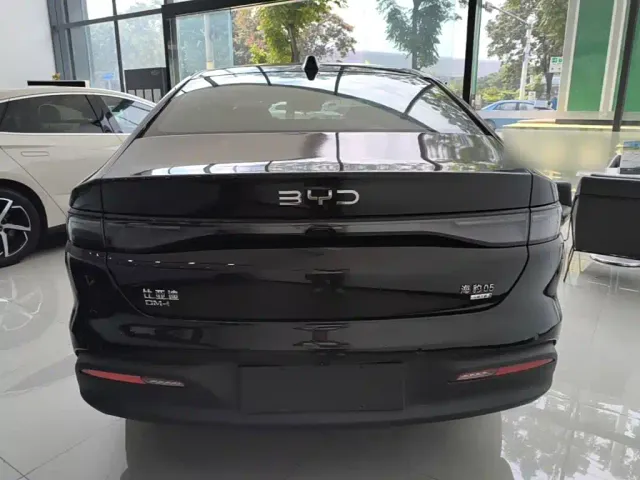 BYD Seal 05 DM-i — Фото автомобиля 5