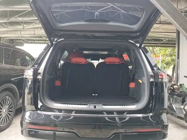 Dongfeng Yipai eπ008 2024 210Max Range Extender 6-Seater — Фото автомобиля 18
