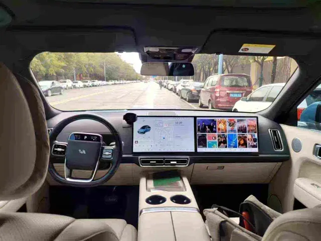 Li Auto L8 — Фото автомобиля 4