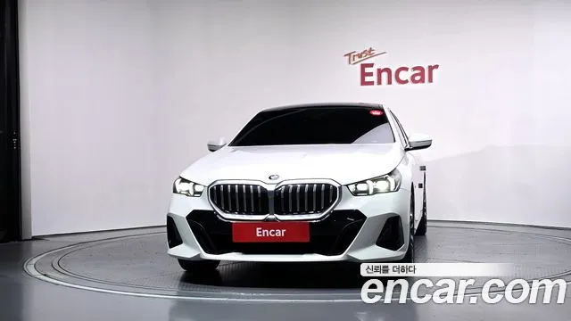 BMW 5 Series G60 — Фото автомобиля 3
