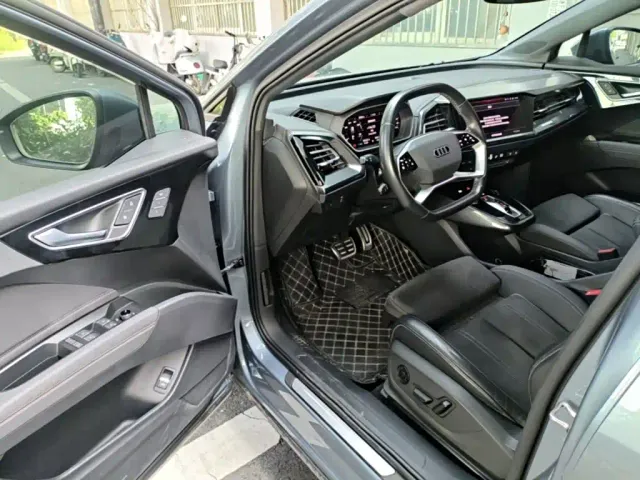 Audi Q4 e-tron — Фото автомобиля 15