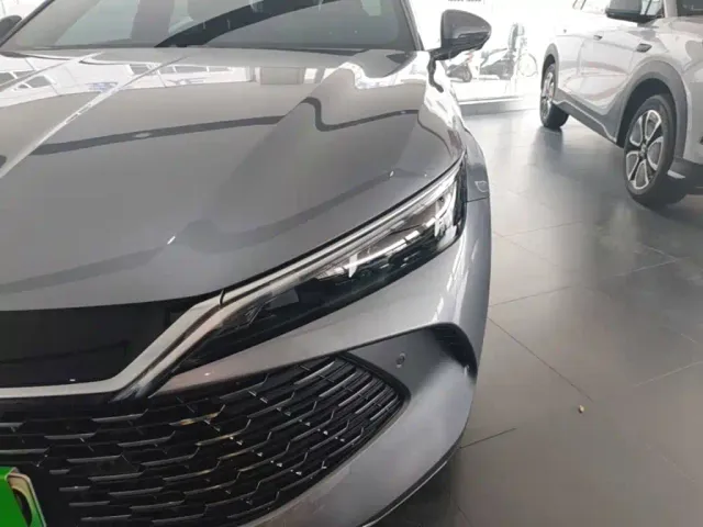 BYD Qin L — Фото автомобиля 23