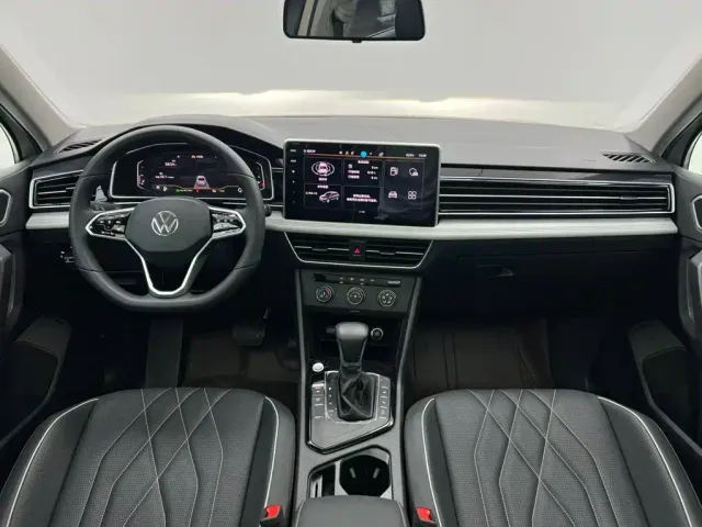 Volkswagen Tiguan L — Фото автомобиля 16