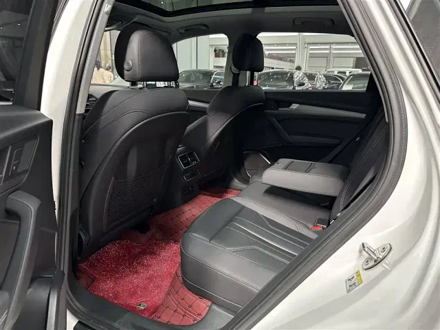 Audi Q5L — Фото автомобиля 11