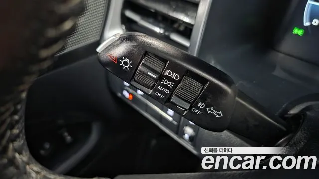 KG_Mobility_Ssangyong Rexton Новый Rexton Sport Khan Дизель 2.2 4WD — Фото автомобиля 30