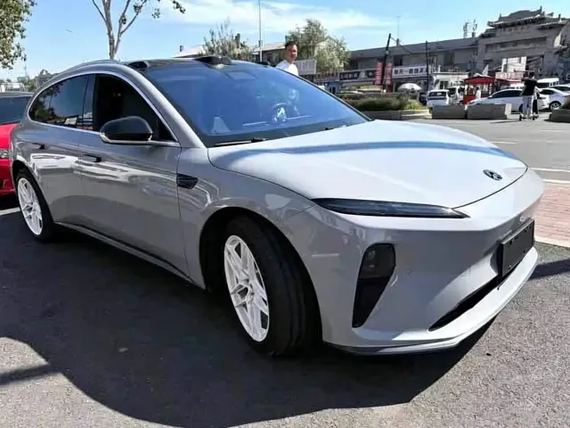 Nio ET5 Touring — Фото автомобиля 3