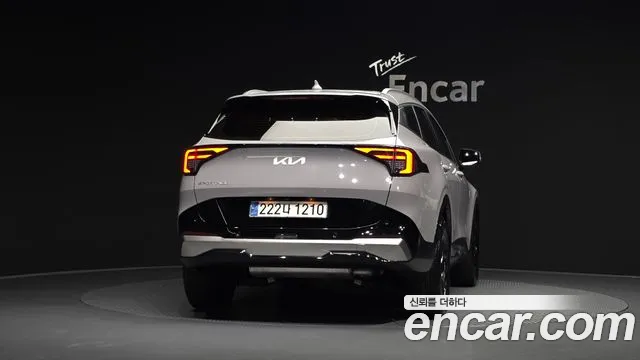 Kia Sportage Бензин 1.6 турбо 2WD — Фото автомобиля 3