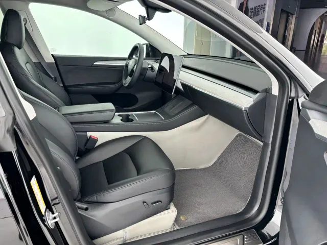 Tesla Model Y 2024 Rear-Wheel Drive Version — Фото автомобиля 7