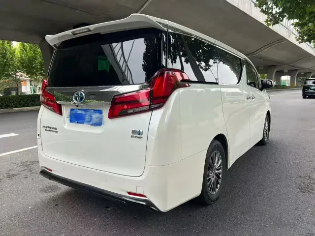 Toyota Alphard — Фото автомобиля 9