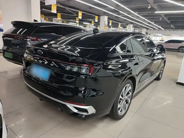 Ford Mondeo — Фото автомобиля 6