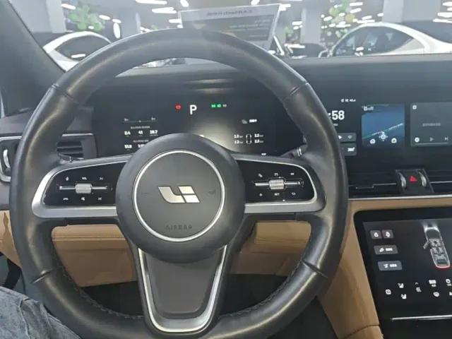 Li Auto ONE — Фото автомобиля 10
