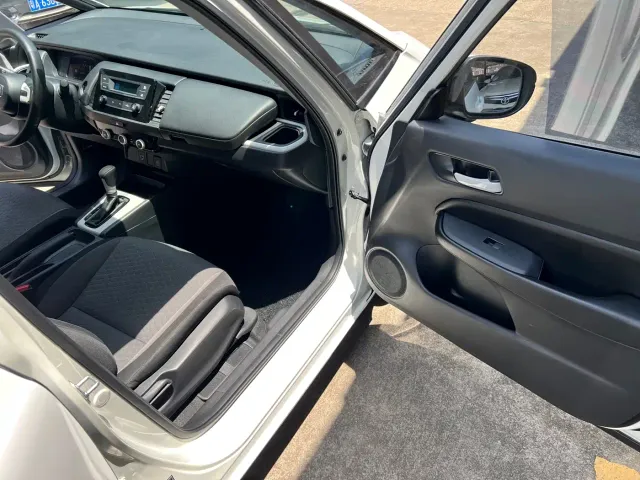 Honda Fit — Фото автомобиля 6