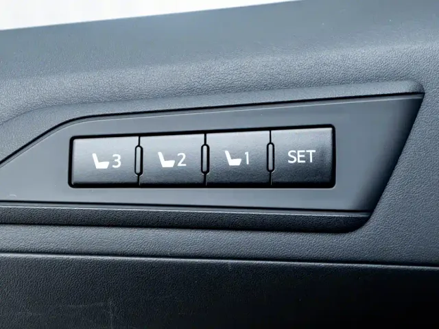 Toyota Vellfire — Фото автомобиля 23