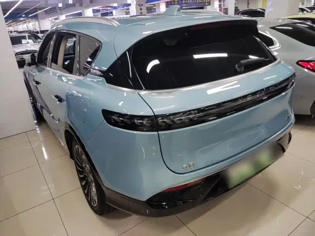 Voyah Auto VOYAH FREE 2021 AWD Standard Range Extender Exclusive Luxury Package — Фото автомобиля 4