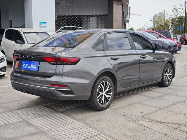 Geely Emgrand — Фото автомобиля 4
