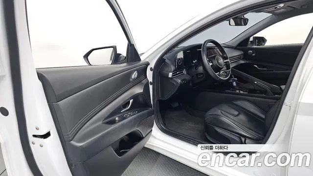 Hyundai Avante CN7 — Фото автомобиля 10