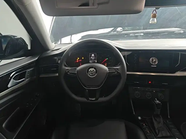 Volkswagen Passat — Фото автомобиля 10