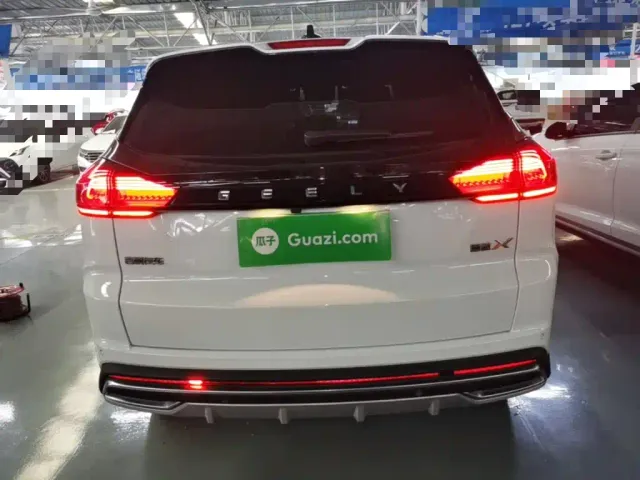 Geely Boyue — Фото автомобиля 5