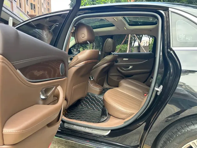 Mercedes-Benz E-Class — Фото автомобиля 13