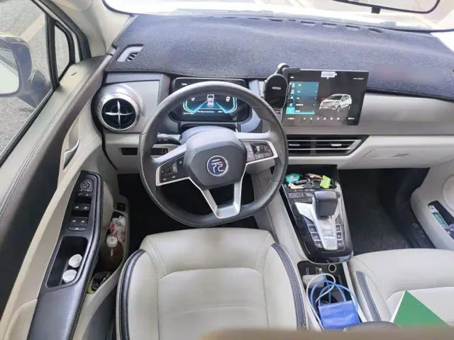 BYD Yuan Pro — Фото автомобиля 2