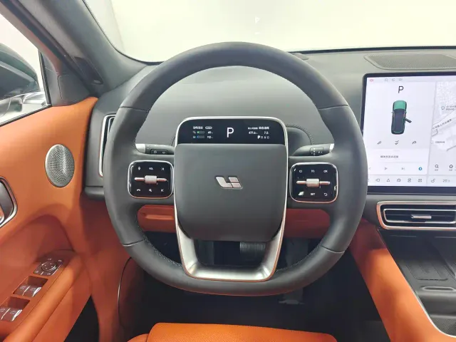 Li Auto L9 — Фото автомобиля 9
