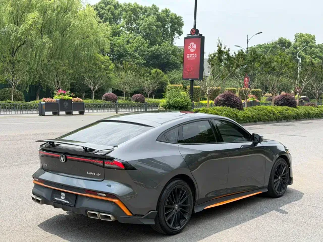 Changan UNI-V — Фото автомобиля 10