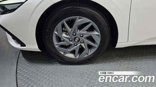 Hyundai Avante CN7 — Фото автомобиля 5